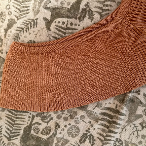 Ruffle sleeved crop top - Picture 5 of 5